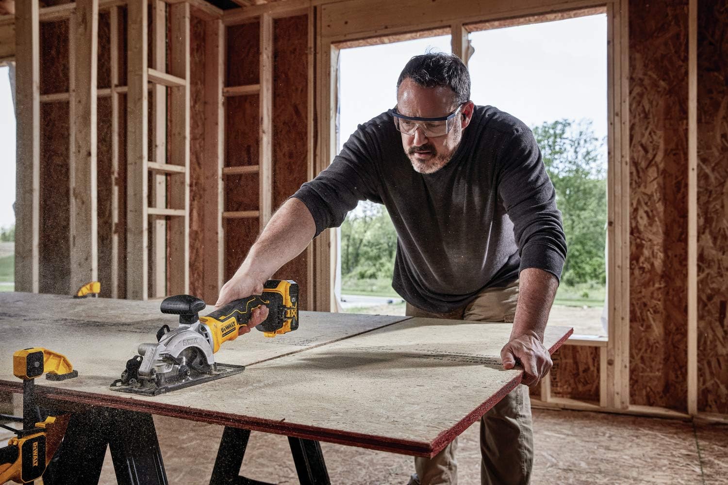 DEWALT Atomic Saw Review PinoyHandyman DIY Projects Tool